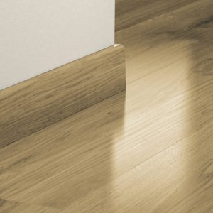 Pergo Listwa przypodłogowa idealnie dopasowana do podłogi laminowanej; Kod PGPSK(-); Wymiary: 2400 x 14 x 77 mm