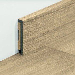 Pergo Listwa przyścienna winylowa idealnie dopasowana do podłogi winylowej; Kod PGVSK(-); Wymiary: 2400 x 12 x 58 mm